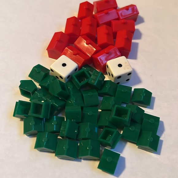 Monopoly replacement pieces. Hotels, Houses and dice. - Picture 2 of 3